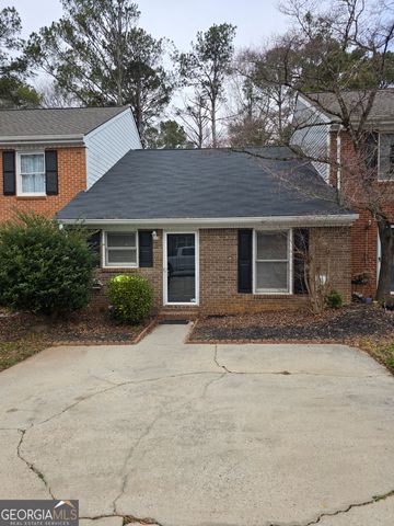 370 Williamsburg Way, Fayetteville, GA 30214