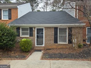 370 Williamsburg Way, Fayetteville, GA 30214