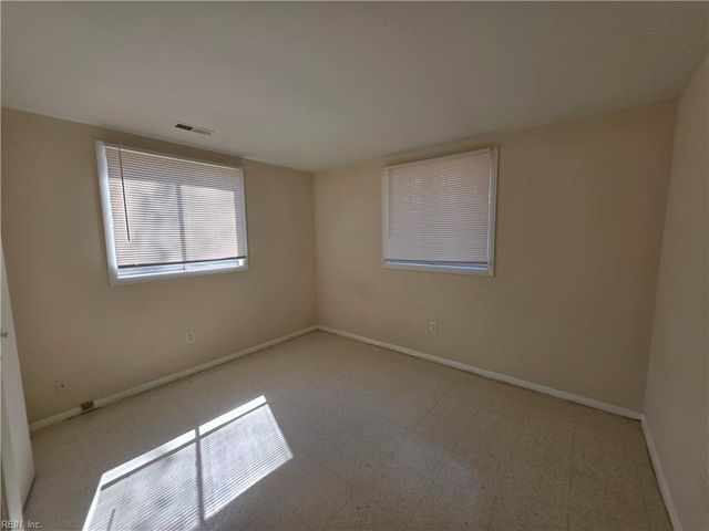 2000 Neville CIR, Hampton, VA 23663