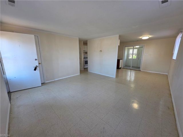 2000 Neville CIR, Hampton, VA 23663