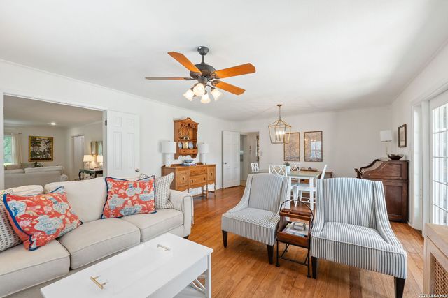 405 CANTERBURY HILL ST, San Antonio, TX 78209