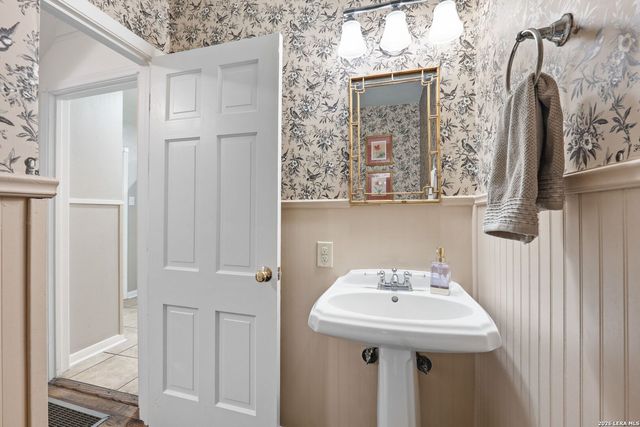 405 CANTERBURY HILL ST, San Antonio, TX 78209