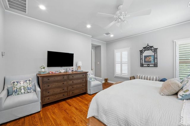 405 CANTERBURY HILL ST, San Antonio, TX 78209