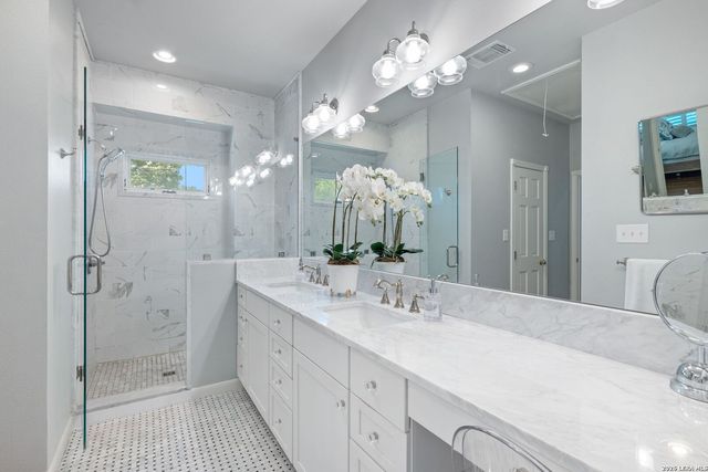 405 CANTERBURY HILL ST, San Antonio, TX 78209