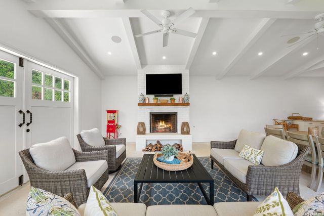 405 CANTERBURY HILL ST, San Antonio, TX 78209