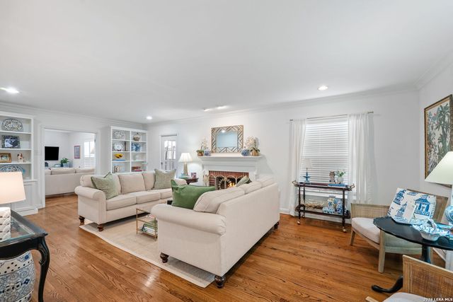 405 CANTERBURY HILL ST, San Antonio, TX 78209