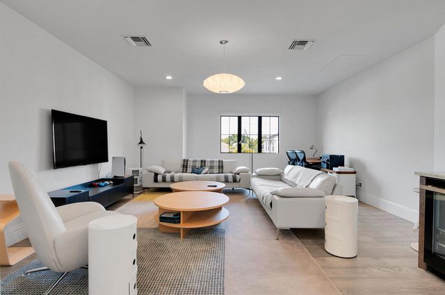 7480 NW 26th Way, Boca Raton, FL 33496