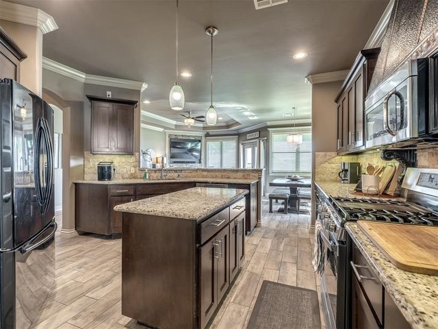 7036 NW 160th Street, Edmond, OK 73013