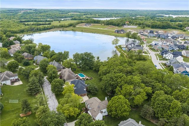 3036 SW Pergola View, Lee's Summit, MO 64081