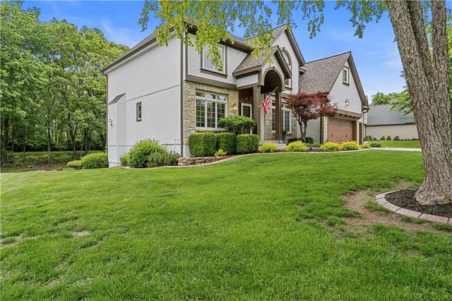 3036 SW Pergola View, Lee's Summit, MO 64081