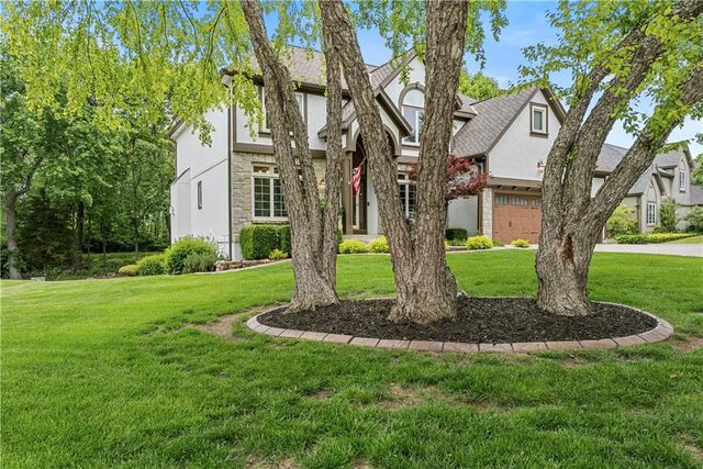 3036 SW Pergola View, Lee's Summit, MO 64081