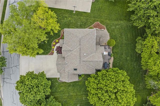3036 SW Pergola View, Lee's Summit, MO 64081