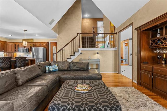 3036 SW Pergola View, Lee's Summit, MO 64081
