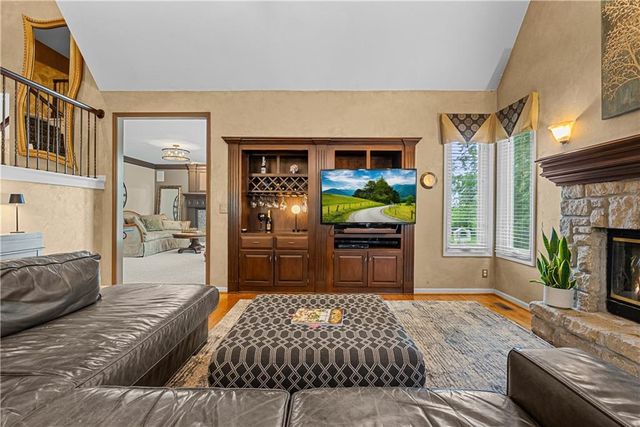 3036 SW Pergola View, Lee's Summit, MO 64081
