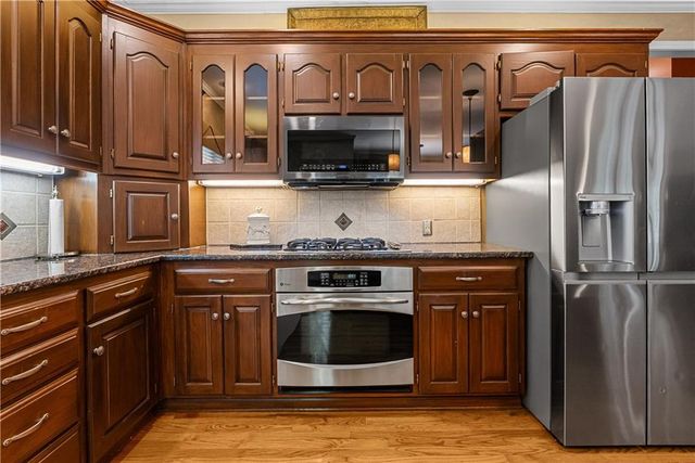 3036 SW Pergola View, Lee's Summit, MO 64081