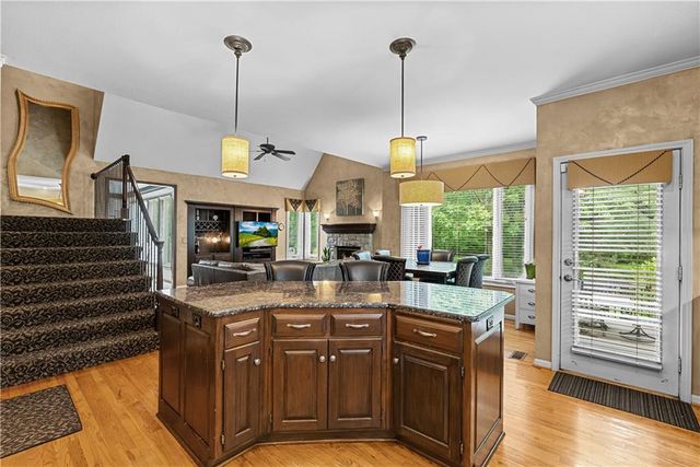3036 SW Pergola View, Lee's Summit, MO 64081
