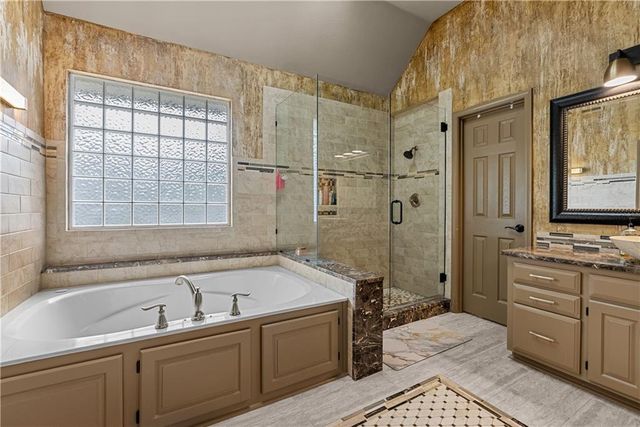 3036 SW Pergola View, Lee's Summit, MO 64081