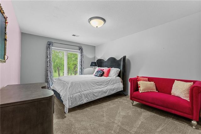 3036 SW Pergola View, Lee's Summit, MO 64081