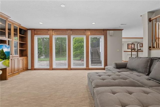 3036 SW Pergola View, Lee's Summit, MO 64081
