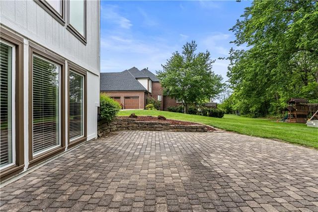 3036 SW Pergola View, Lee's Summit, MO 64081
