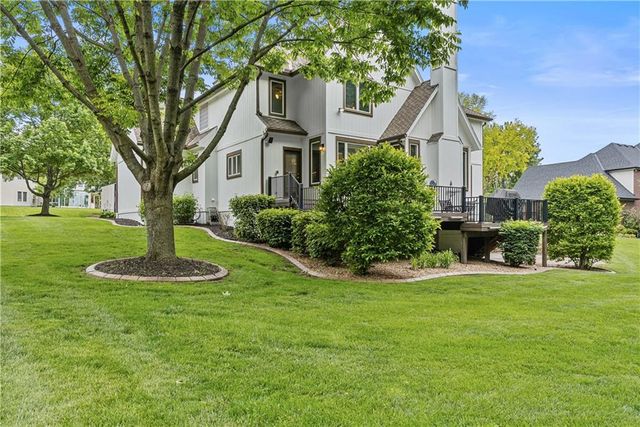 3036 SW Pergola View, Lee's Summit, MO 64081