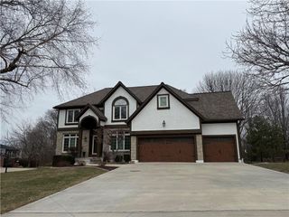 3036 SW Pergol View, Lee's Summit, MO 64081