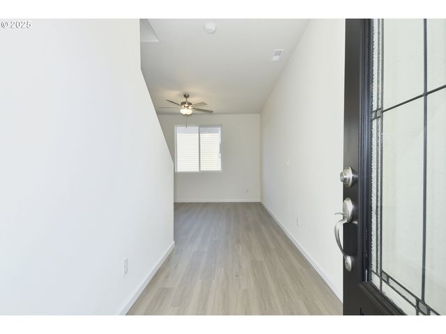 3901 Sw DUNIWAY Ln, Gresham, OR 97080