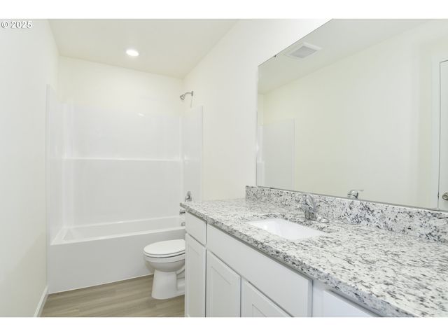 3901 Sw DUNIWAY Ln, Gresham, OR 97080