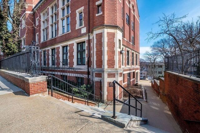 76 Elm St G3, Boston, MA 02130