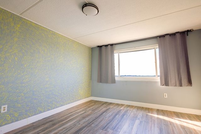 200 Cove Way 1002, Quincy, MA 02169