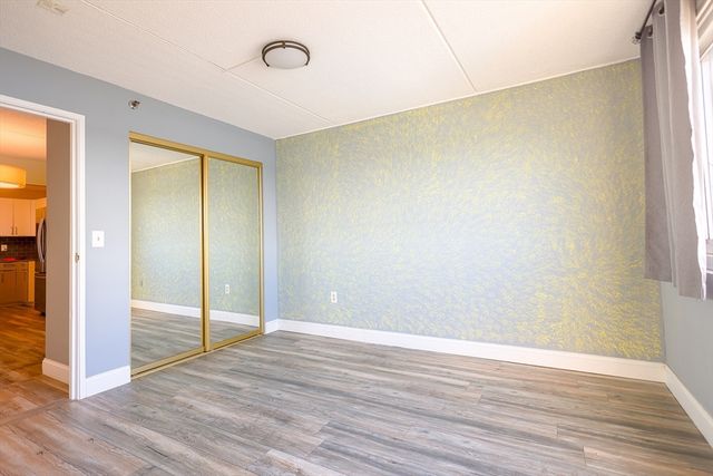 200 Cove Way 1002, Quincy, MA 02169