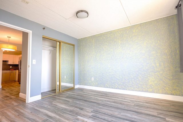 200 Cove Way 1002, Quincy, MA 02169