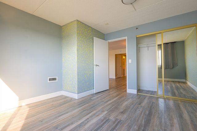 200 Cove Way 1002, Quincy, MA 02169