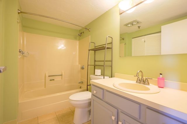 200 Cove Way 1002, Quincy, MA 02169