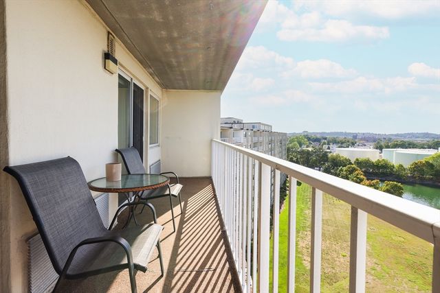 200 Cove Way 1002, Quincy, MA 02169