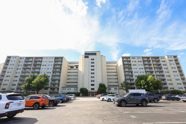 200 Cove Way 1002, Quincy, MA 02169