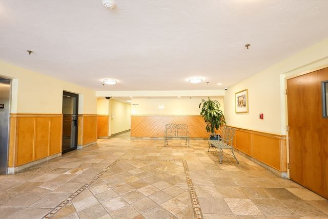 200 Cove Way 1002, Quincy, MA 02169