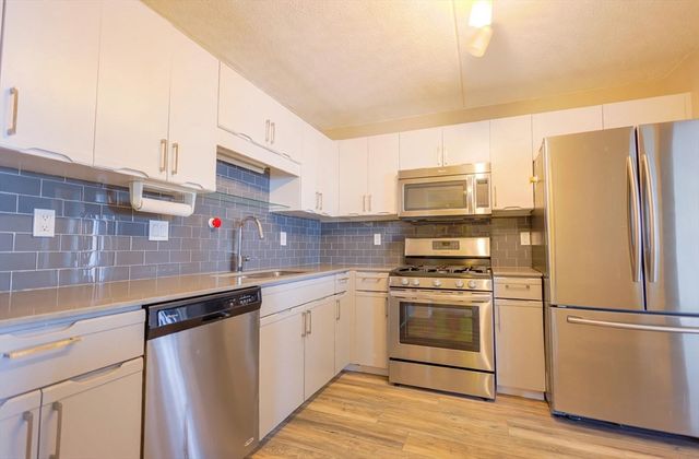 200 Cove Way 1002, Quincy, MA 02169