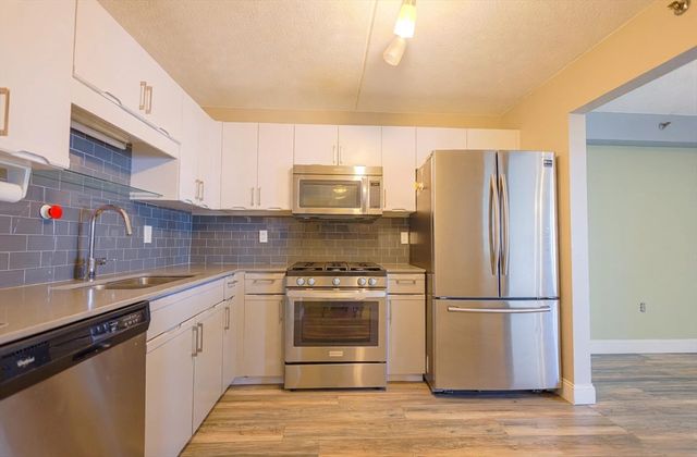 200 Cove Way 1002, Quincy, MA 02169