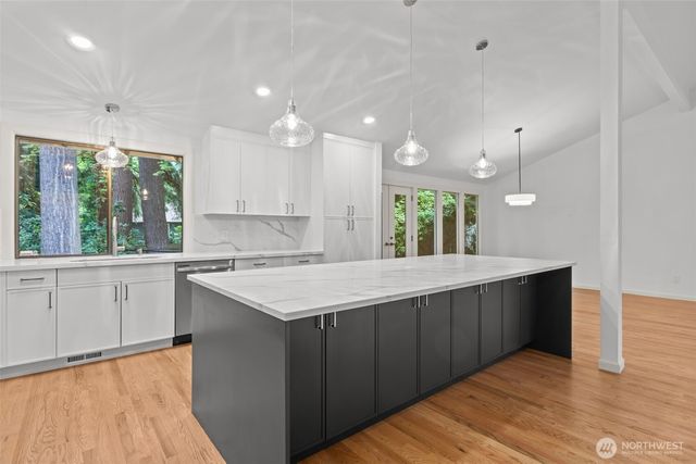 16438 SE 22nd Street, Bellevue, WA 98008