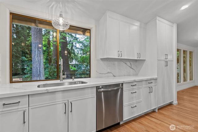 16438 SE 22nd Street, Bellevue, WA 98008