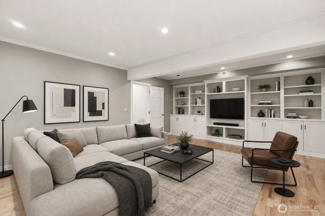 16438 SE 22nd Street, Bellevue, WA 98008