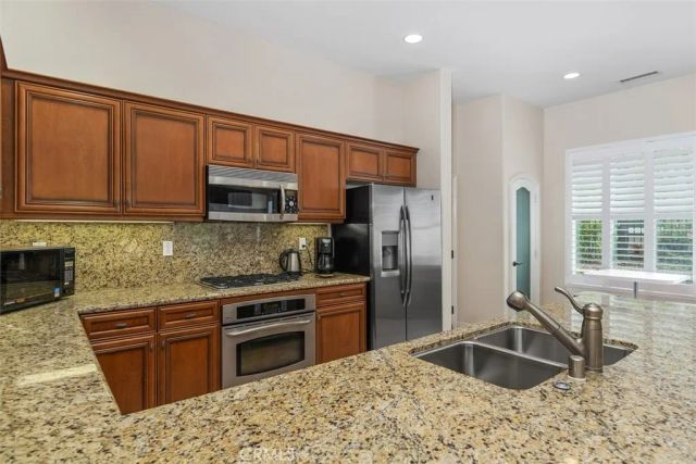 24145 Fawnskin, Corona, CA 92883
