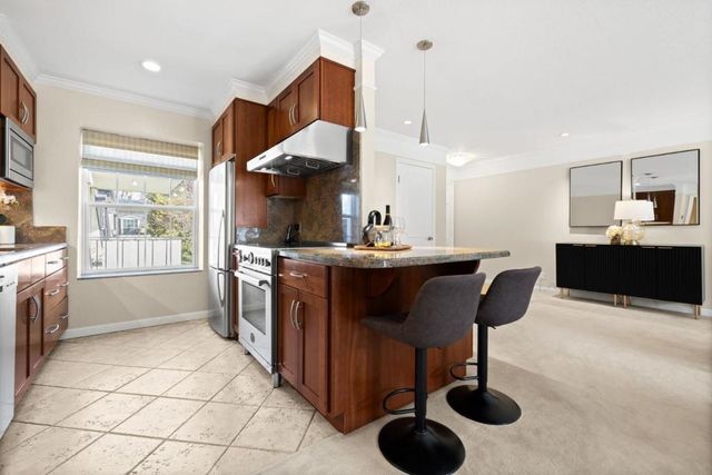 445 Oak Grove Avenue 15, Menlo Park, CA 94025