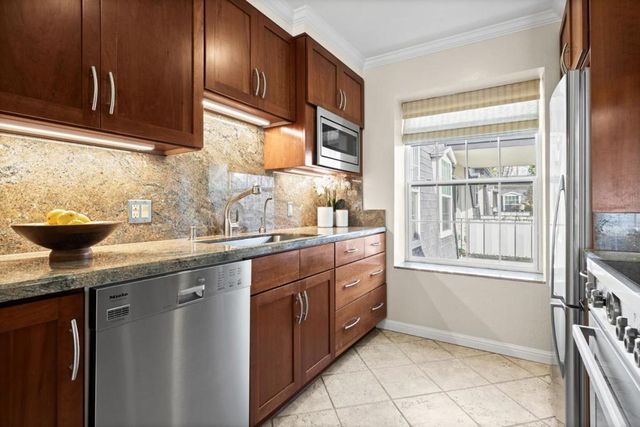 445 Oak Grove Avenue 15, Menlo Park, CA 94025