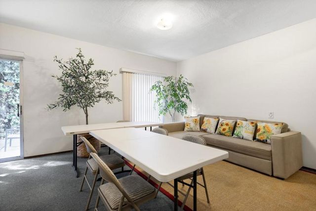 445 Oak Grove Avenue 15, Menlo Park, CA 94025