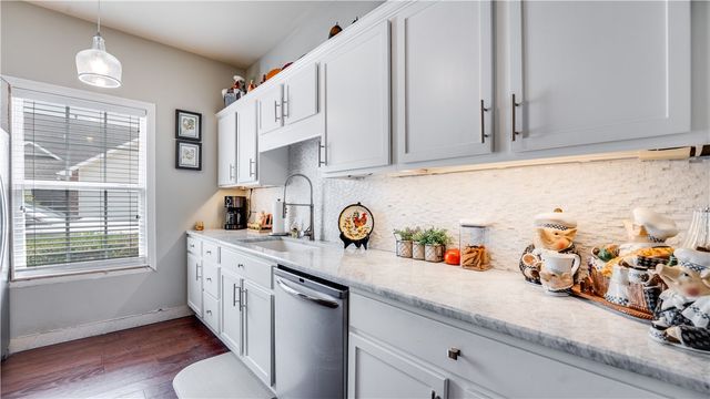 902 S Dixson Street, Rogers, AR 72758