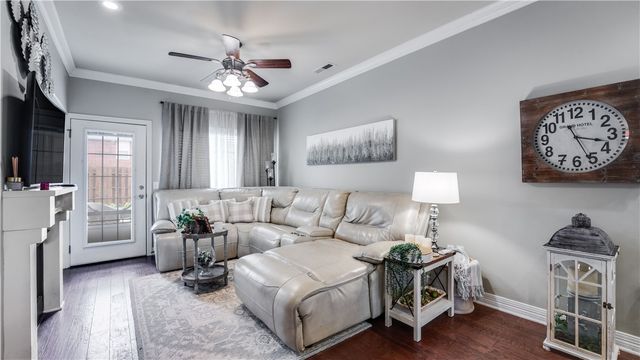 902 S Dixson Street, Rogers, AR 72758