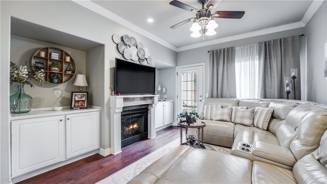 902 S Dixson Street, Rogers, AR 72758