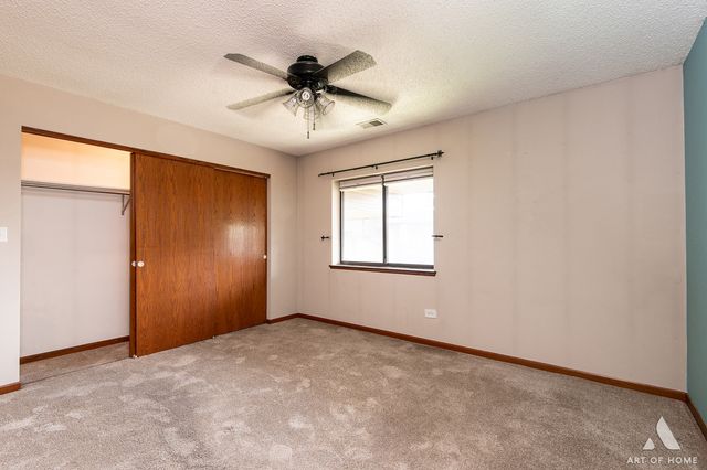 107 CATERPILLAR Drive 3B, Joliet, IL 60436